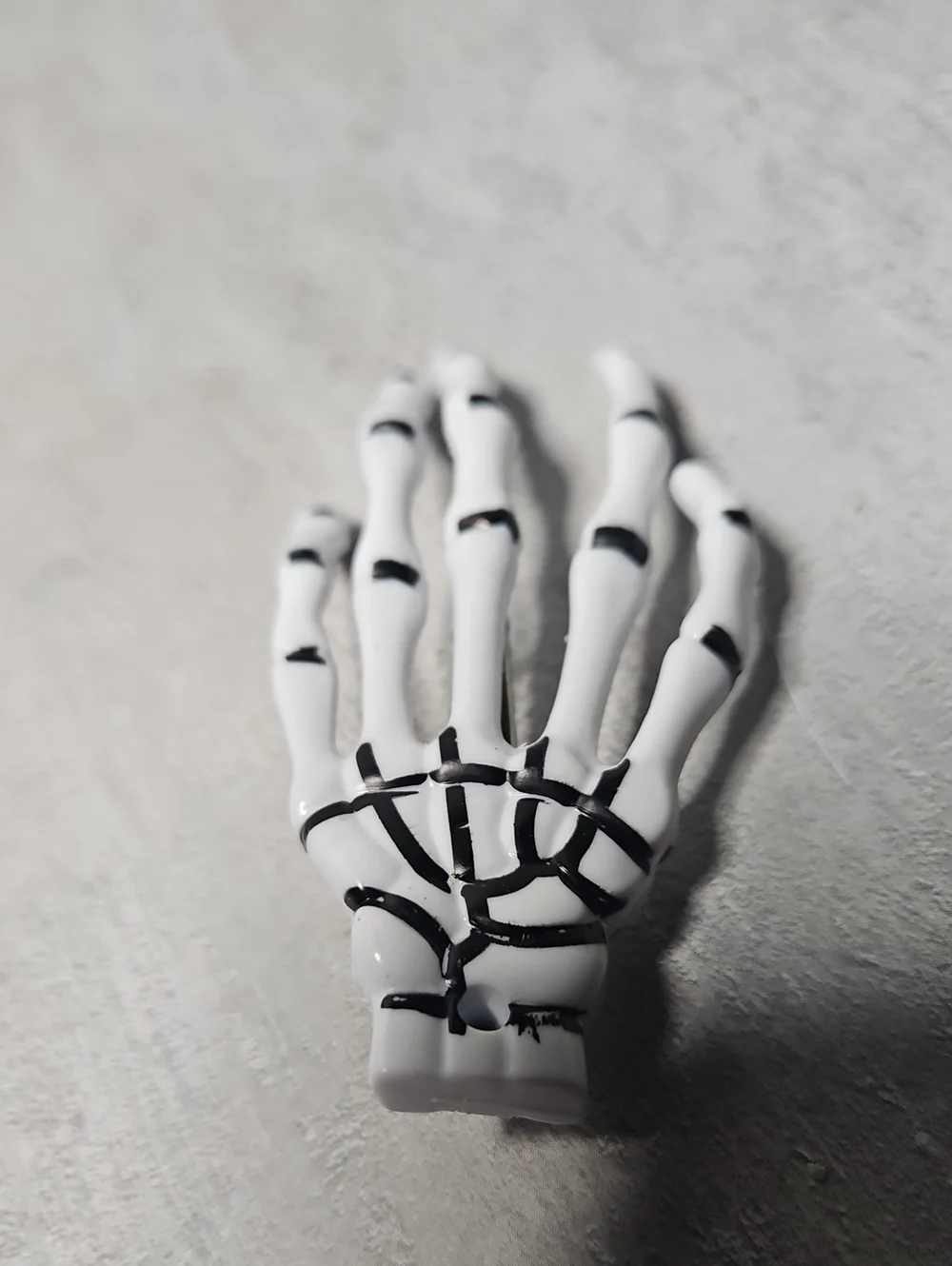 Skeleton hand barrett